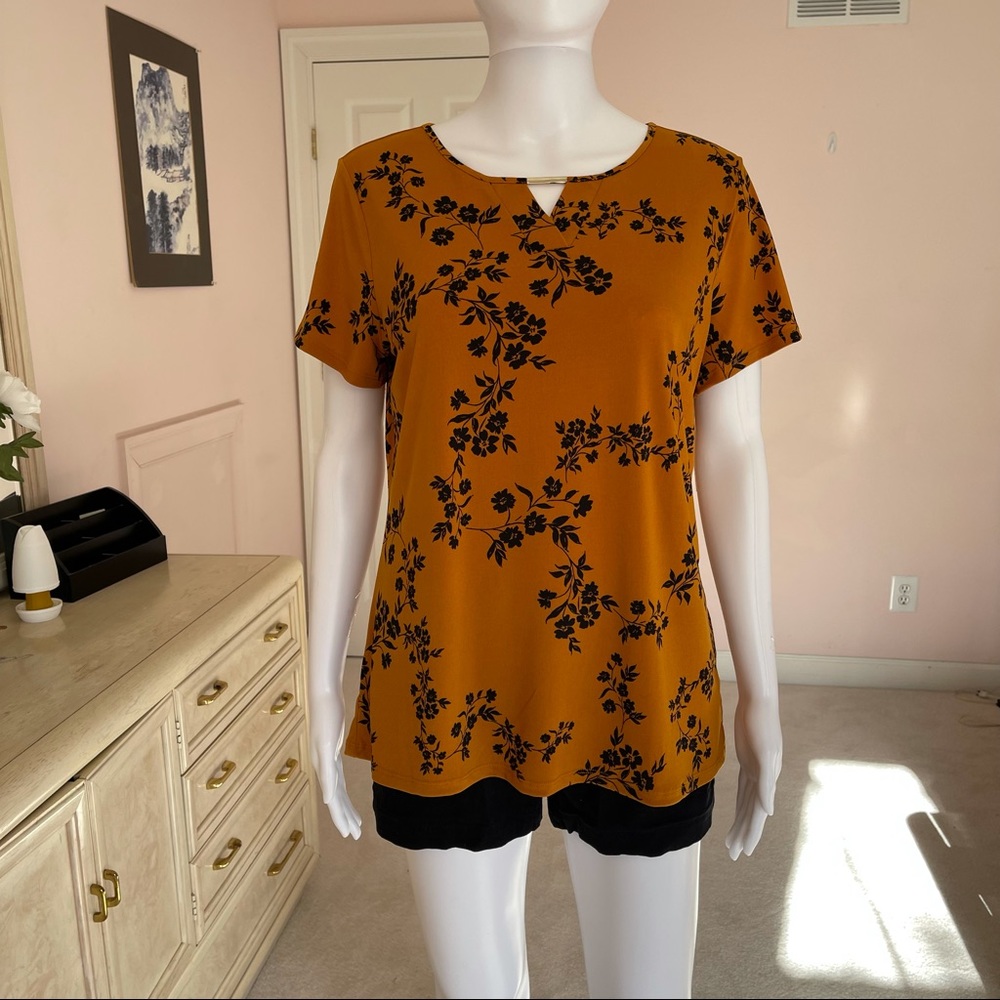 Liz Claiborne Women’s Top size M